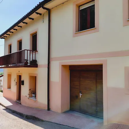 Casa Mario Y Mariola 招待所 El Dueso
